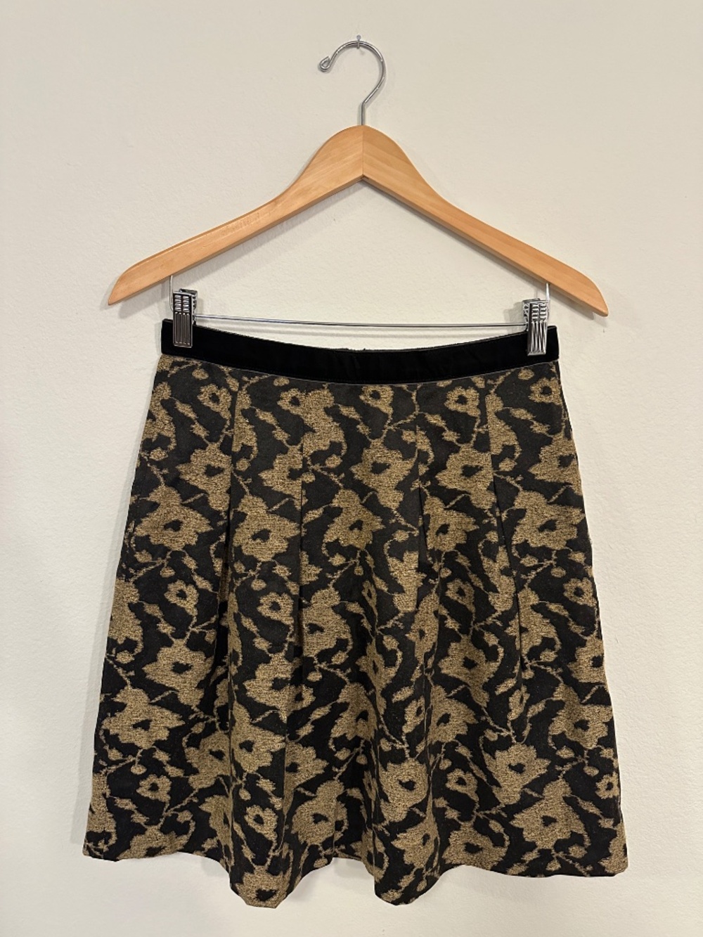 LOFT Floral Jacquard Pleated A-Line Skirt Black Tan Size 2 NWT